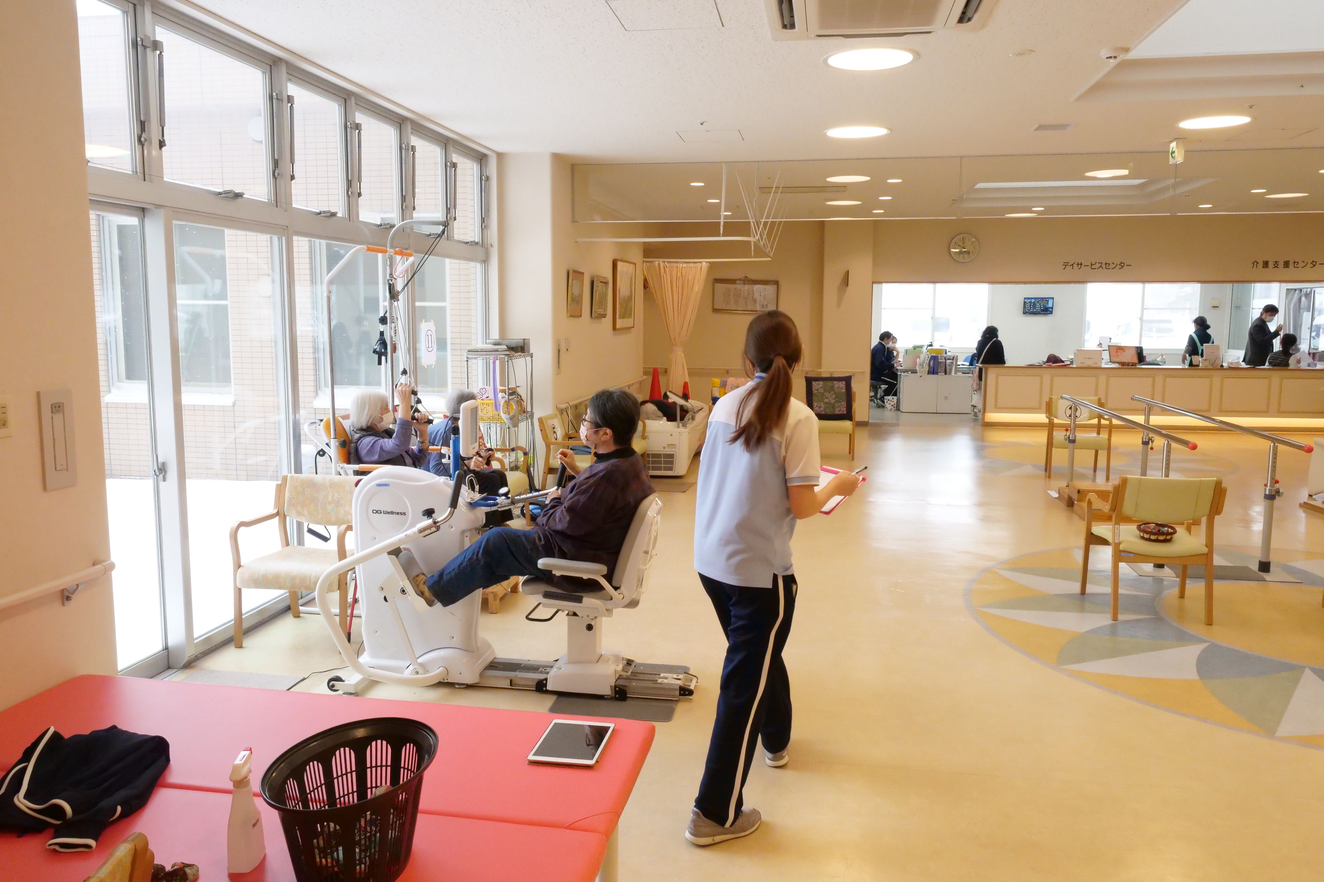 デイサービスセンター泉共 優楽｜札幌市西区発寒の通所介護